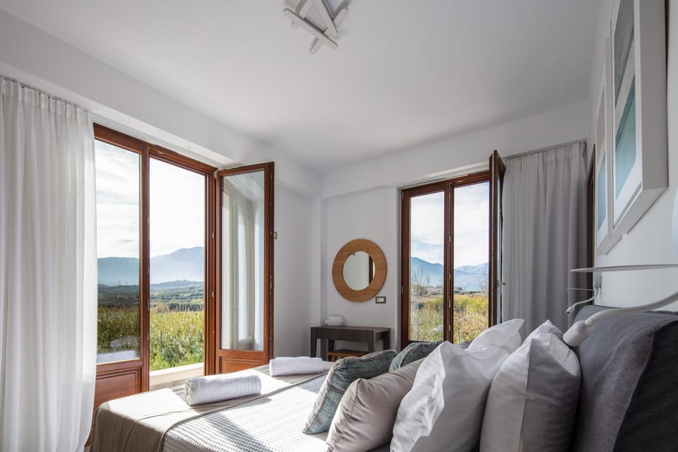 Natural landscape, Bedroom, Mountain view