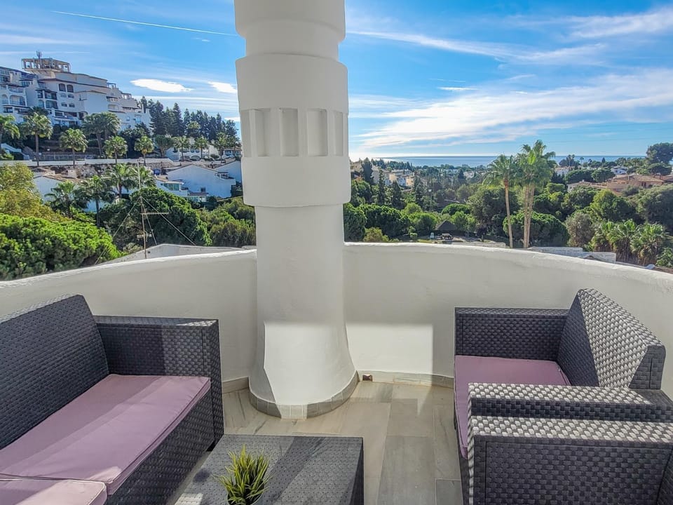 ☆Cozy 2BR apt. with sea views WIFI/AC/PARKING Apartment in Sitio de Calahonda