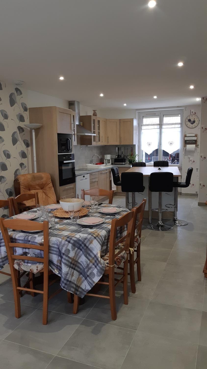 Living room, Dining area