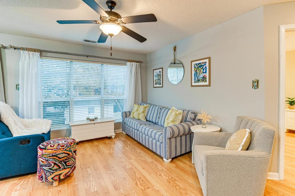 1 Mi to Boardwalk & Dtwn: Myrtle Beach Condo House in Myrtle Beach
