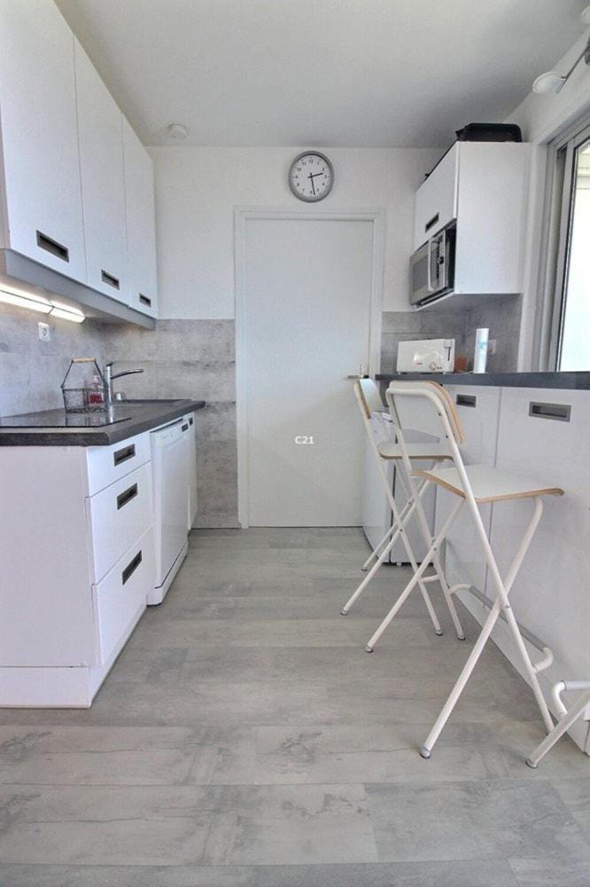 Superbe T2 parking wifi climatisé face Mer et Piscine - 4 Etoiles Apartment in Canet-en-Roussillon