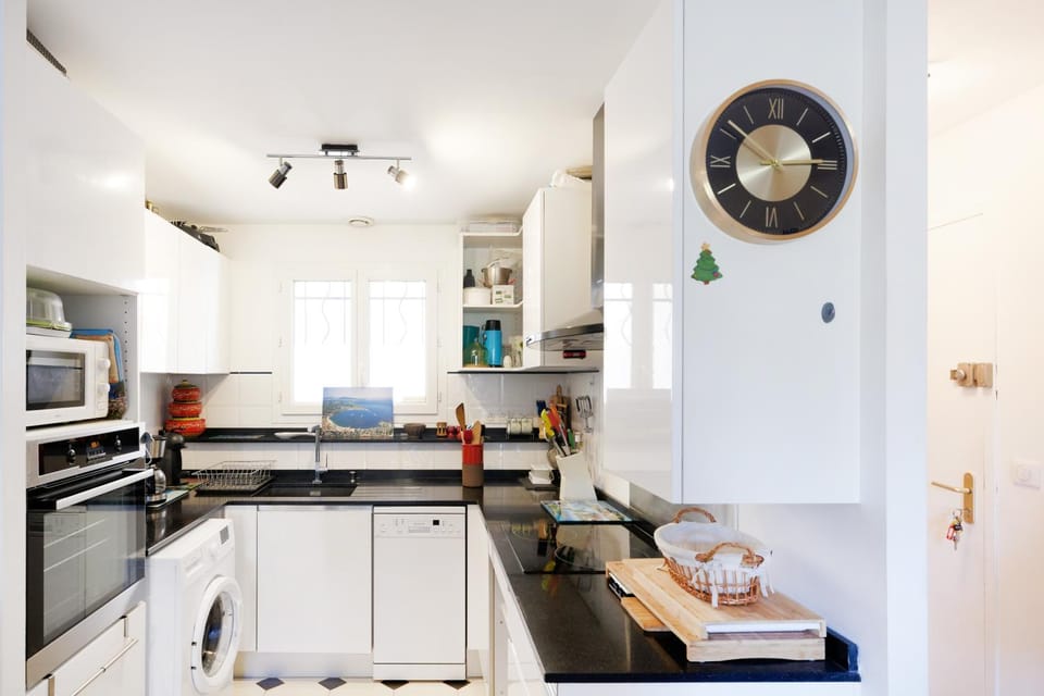 Kitchen or kitchenette, Living room