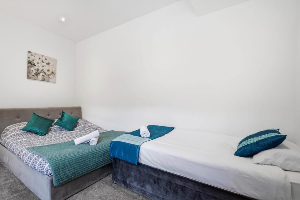 Modern home in Birmingham House in Birmingham