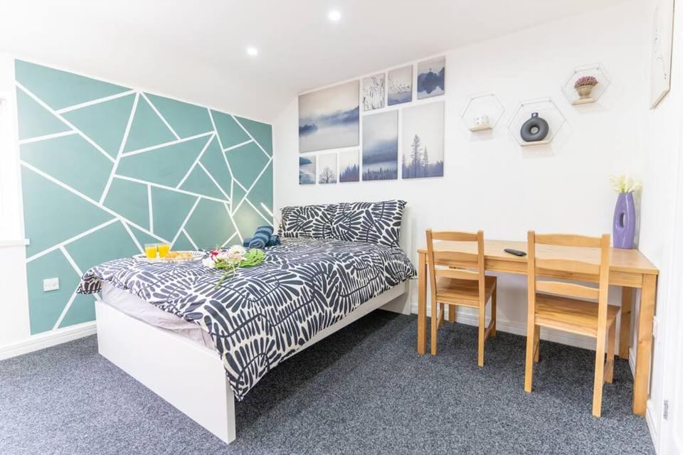 Stylish Studio in Moseley Village Apartment in Birmingham