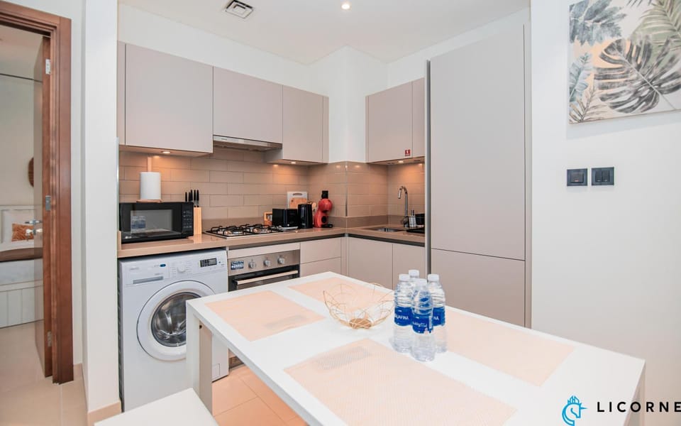 minibar, toaster, washing machine, kitchen