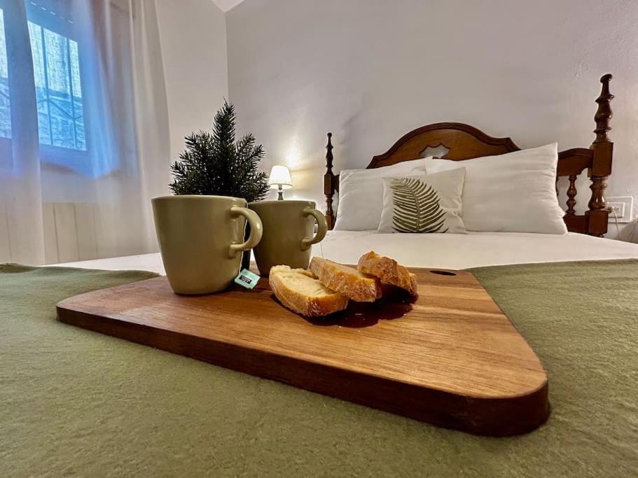 Coffee/tea facilities, Food and drinks