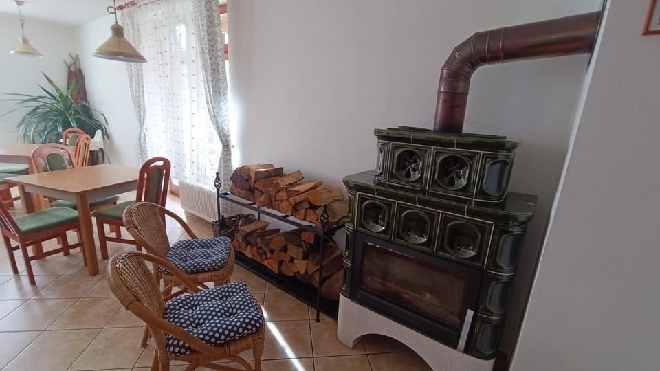 Seating area, Dining area, flat iron