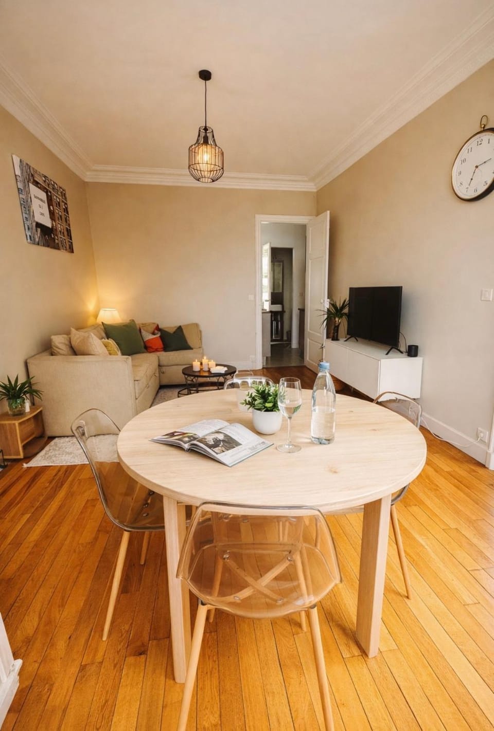 Seating area, Dining area