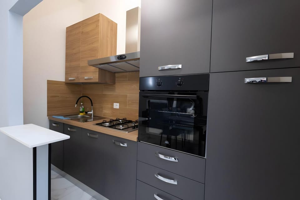 Kitchen or kitchenette, Living room