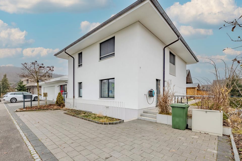 Property building, Neighbourhood, Street view, Parking