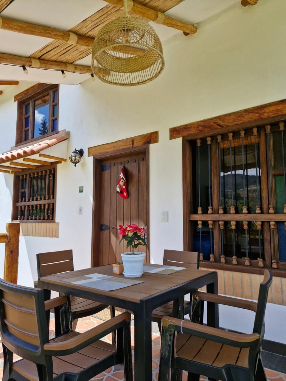 Seating area, Dining area