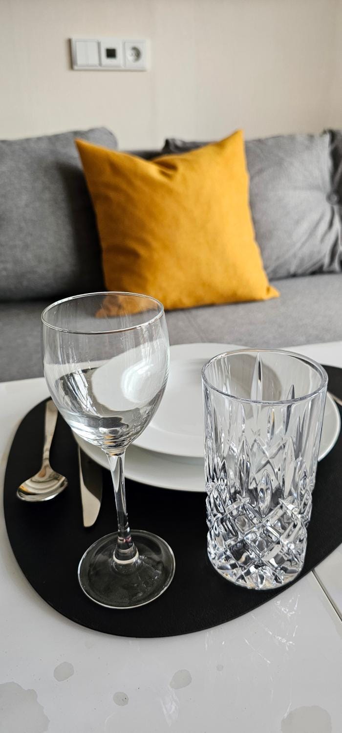 Living room, Food and drinks, Seating area