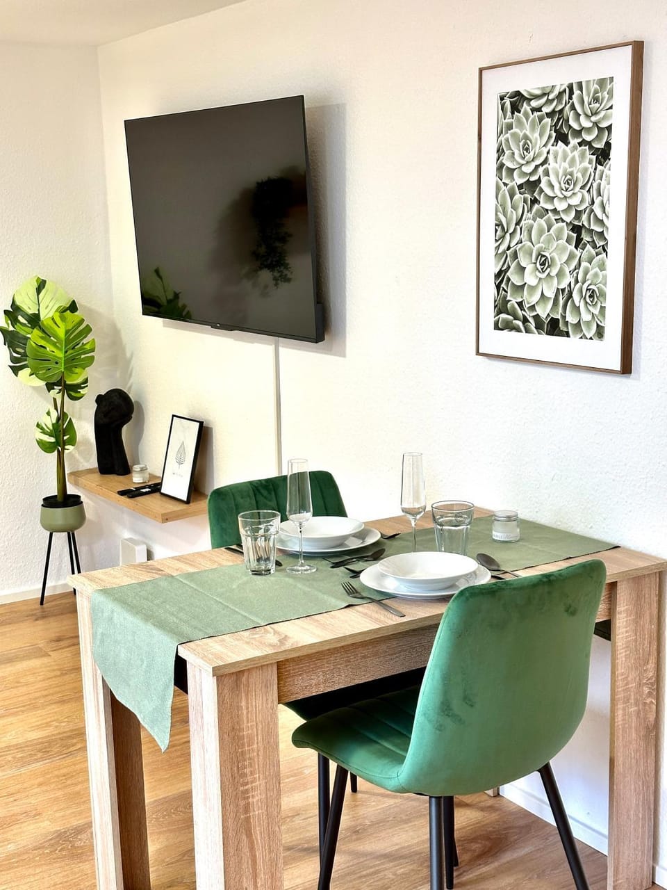TV and multimedia, Dining area