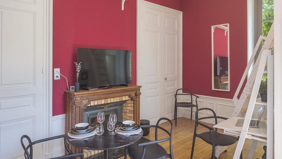 TV and multimedia, Dining area