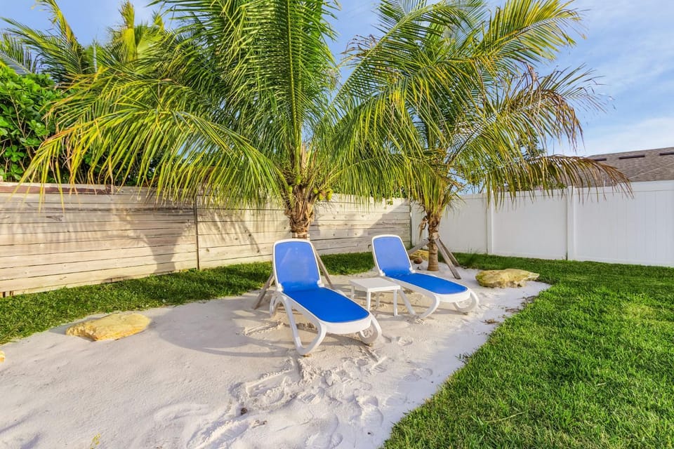 Private Beach and Heated Pool and Spa! - Villa Manatees Paradise - Roelens Vacations House in Cape Coral