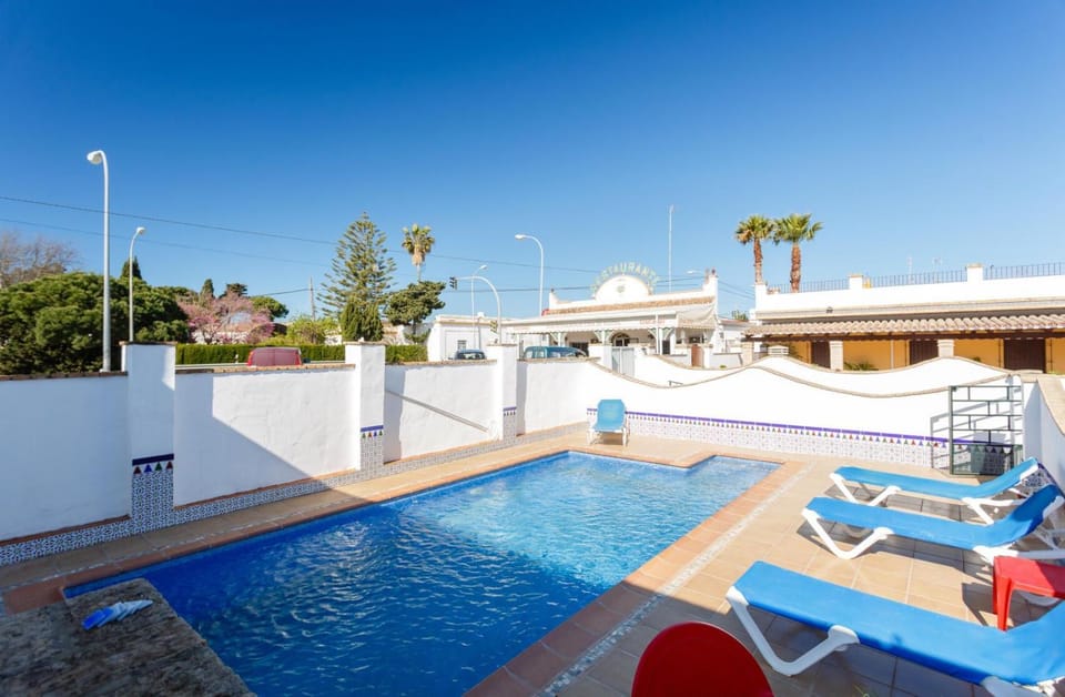 Swimming pool, sunbed