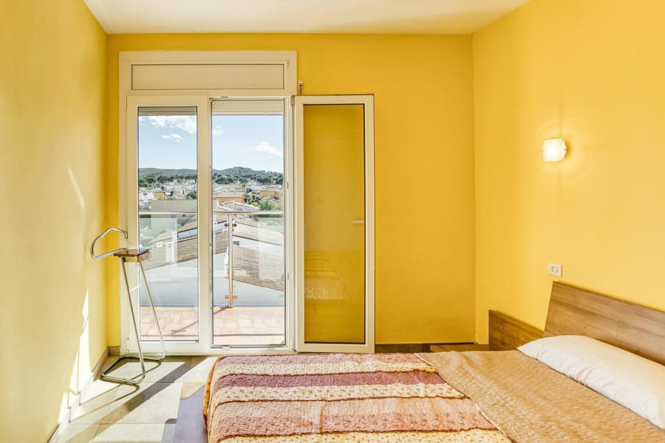 Property building, Living room, Bedroom