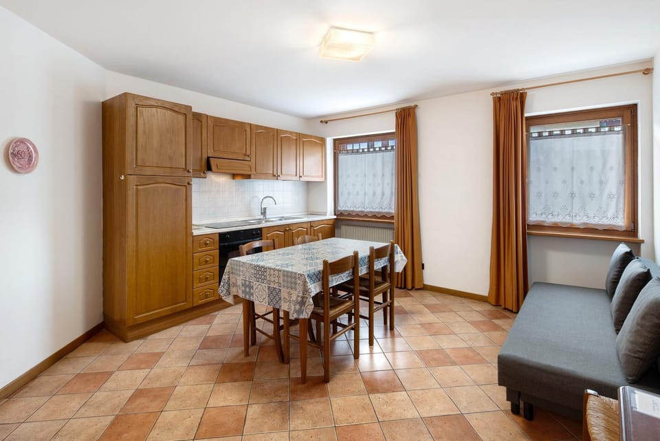 Property building, Kitchen or kitchenette, Living room