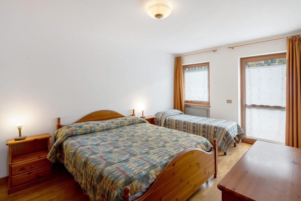 Property building, Living room, Bedroom