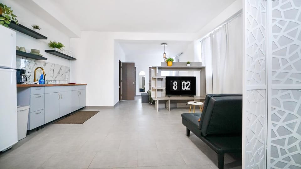 TV and multimedia, Kitchen or kitchenette, Living room