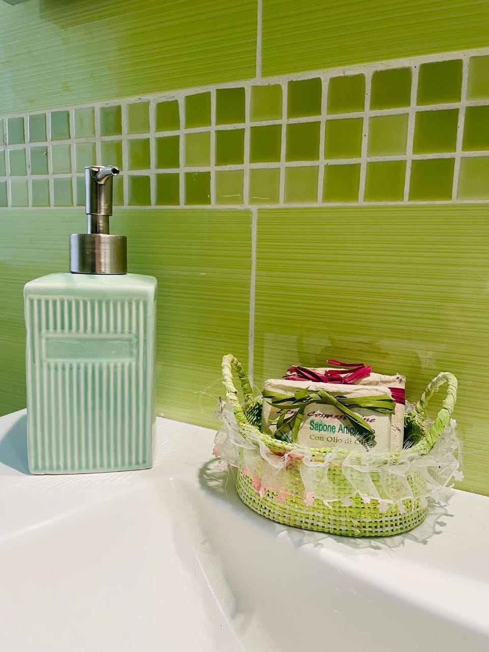 Bathroom, Decorative detail