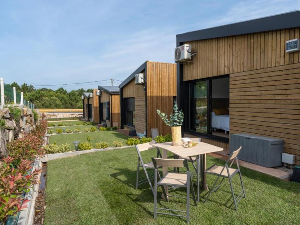 Property building, Restaurant/places to eat, Spring, Activities, Winter, Summer, Billiard, Children play ground, Darts, Game Room, Garden, Balcony/Terrace, Balcony/Terrace, Hiking, Garden view, Sea view, Swimming pool, Sports, Breakfast, children, children, young children, young children, older children, older children, group of guests, group of guests, Family, Family, Parking, heating, internet, internet, pet friendly, pet friendly, laundry, air conditioner