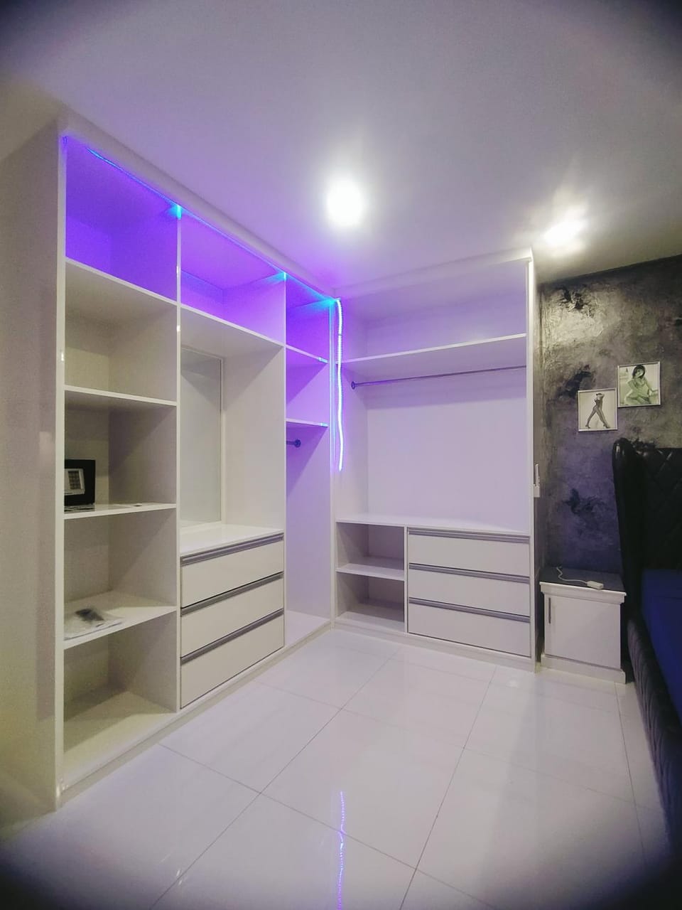 Bedroom, wardrobe