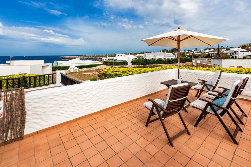 Property building, Balcony/Terrace, Living room