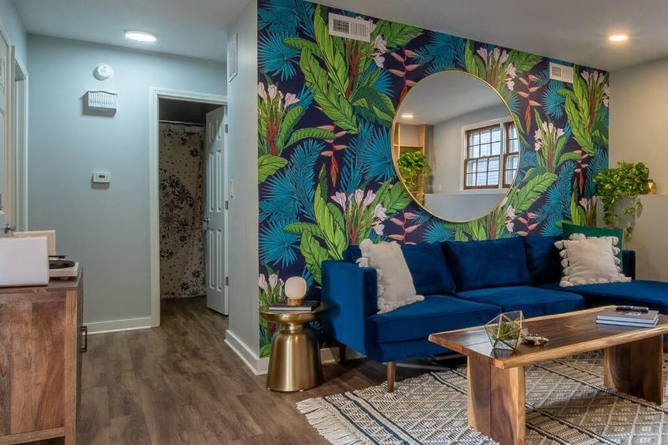 [1] Sugar Skull Sanctuary Walk to MASS/KU/Dining! Apartment in Lawrence