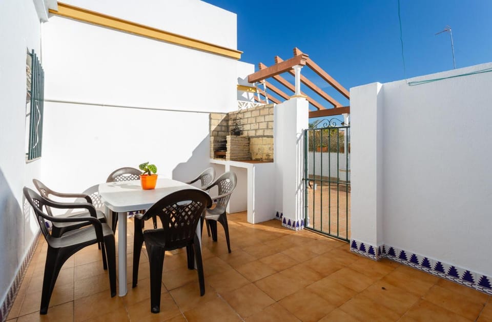 Off site, BBQ facilities, Dining area