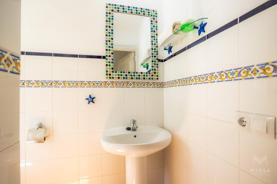Shower, Bathroom, towels