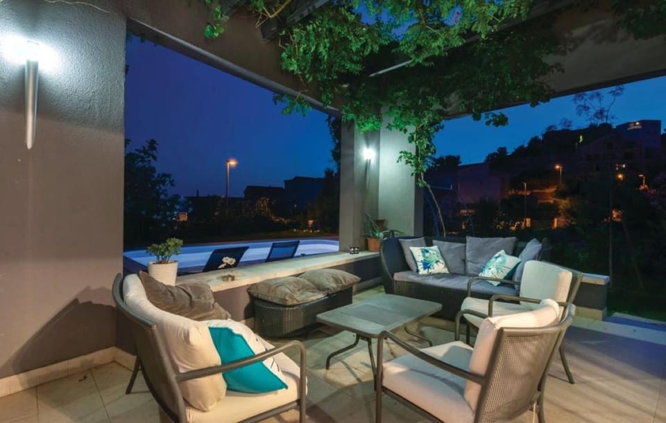 Night, View (from property/room), Balcony/Terrace, Seating area