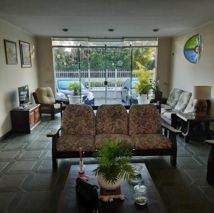 Casa 50m da praia - Enseada/Guarujá House in State of São Paulo