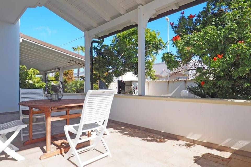 Property building, Patio, Garden
