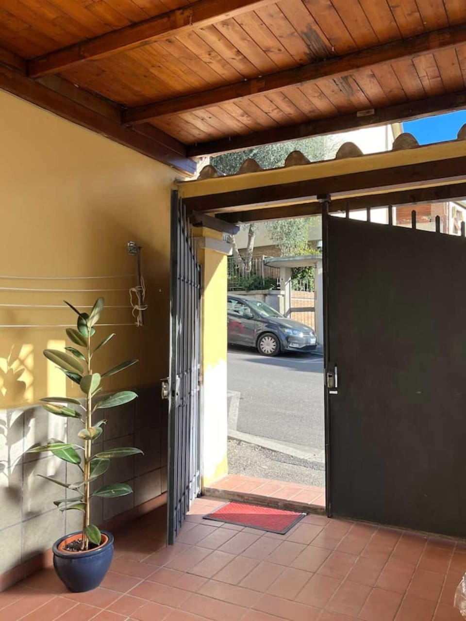 Facade/entrance