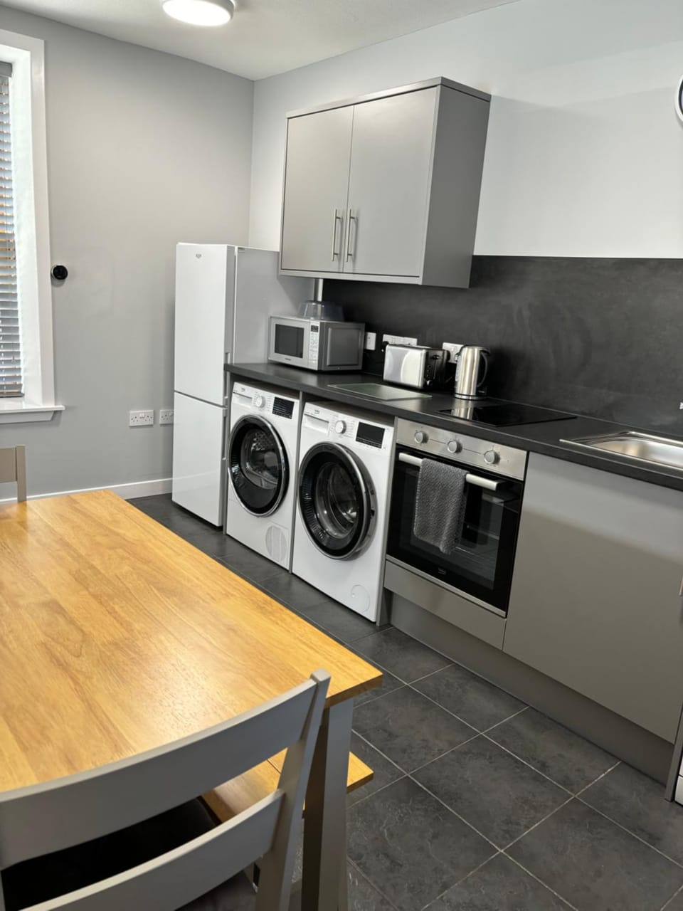Coffee/tea facilities, Kitchen or kitchenette, dishwasher, minibar, stove, toaster, washing machine, dryer