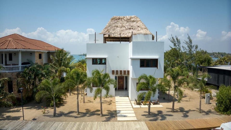 Island Breeze Villa - 5 Bedroom Private Island Villa w Pool Villa in Stann Creek District