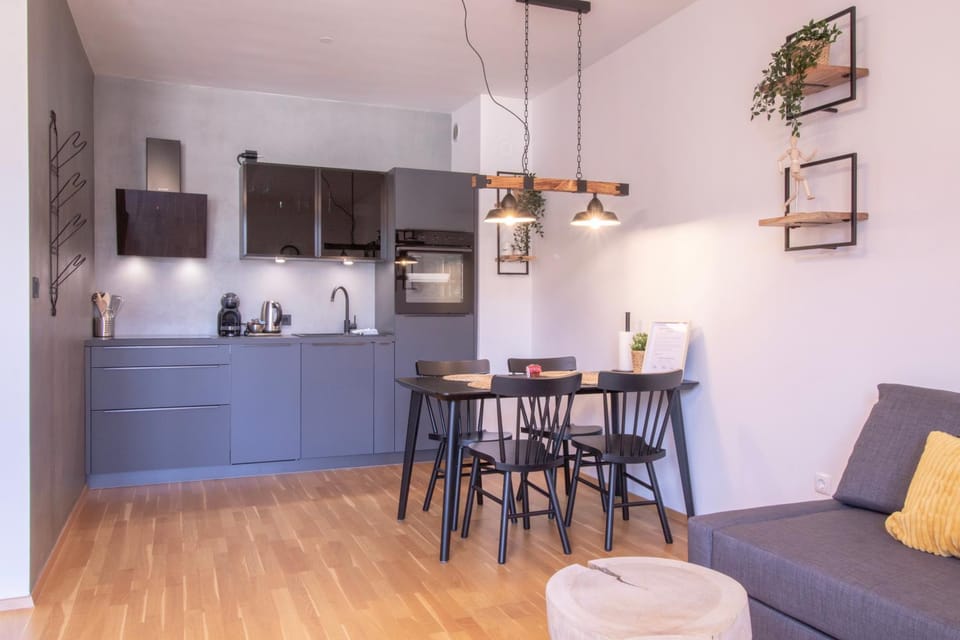 Dining area, kitchen