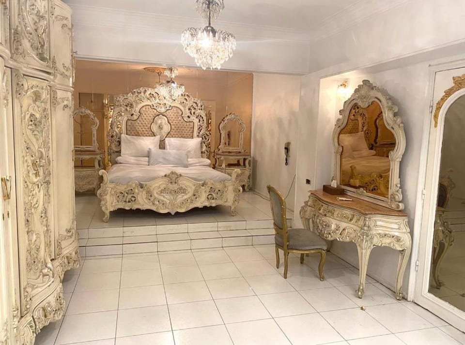 Royal Nile view 2BR Apartment in Cairo Governorate