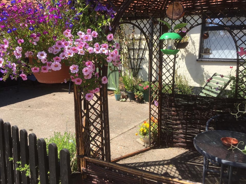 Valley Farmhouse, Westhall Bed and Breakfast in South Norfolk District