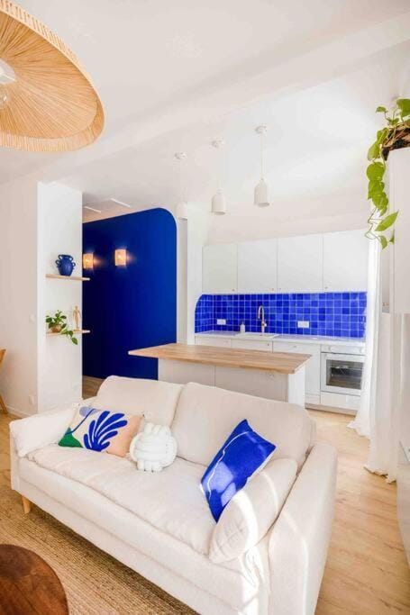 Kitchen or kitchenette, Living room