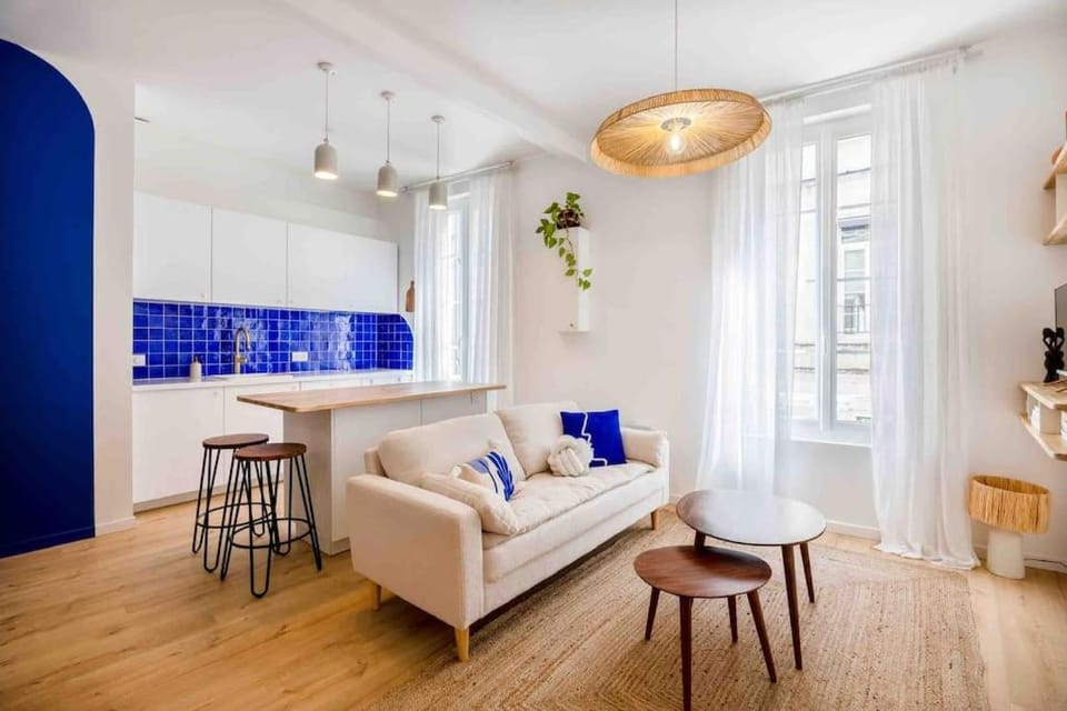 Kitchen or kitchenette, Living room, Seating area