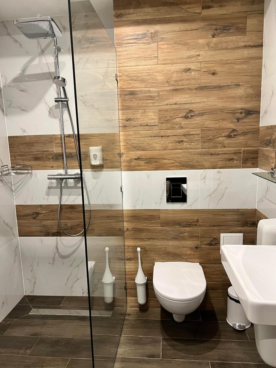 Shower, towels