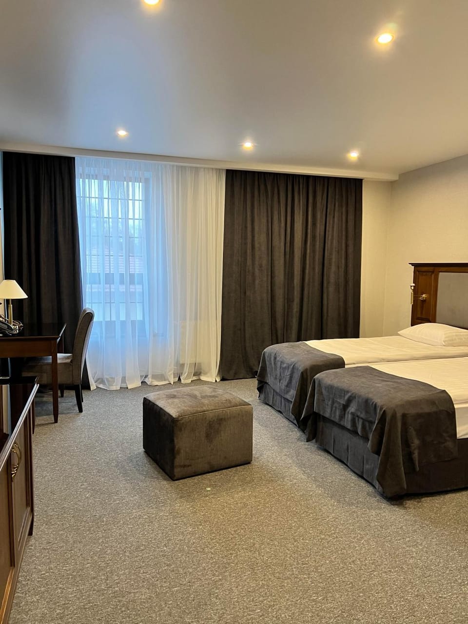 Bed, Photo of the whole room, Seating area, Bedroom