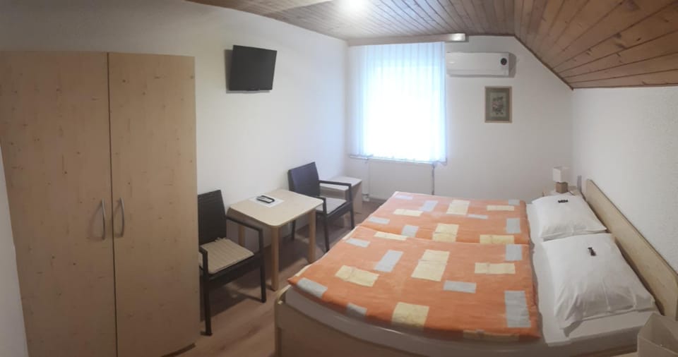 Rooms-Apartment Renata Bed and Breakfast in Bled