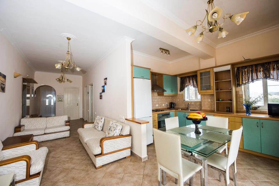 Living room, Seating area, Dining area