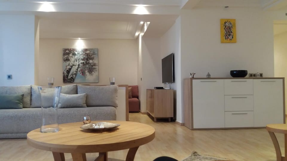 TV and multimedia, Living room, Dining area