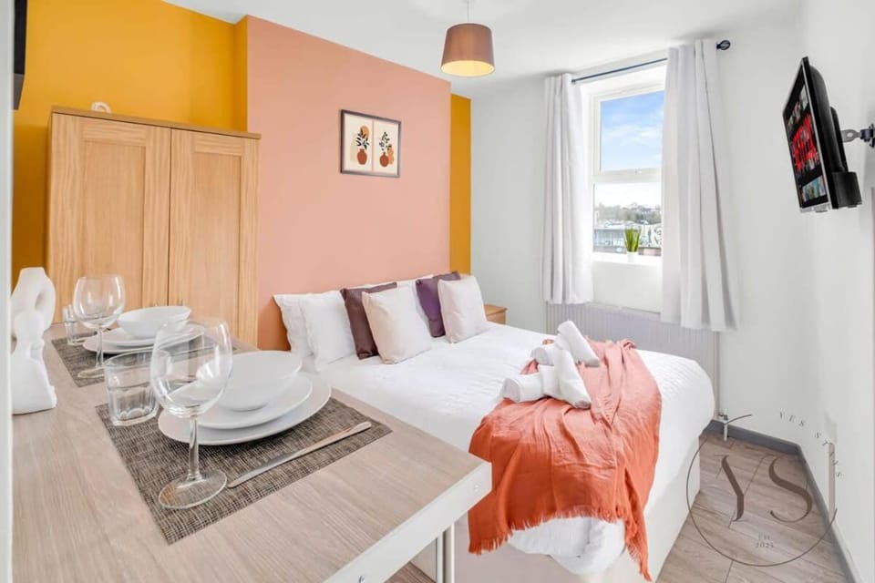 Sienna Suite 2E Near Stoke Centre & Rail Apartment in Stoke-on-Trent