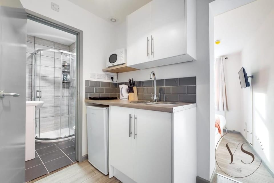 Sienna Suite 2E Near Stoke Centre & Rail Apartment in Stoke-on-Trent