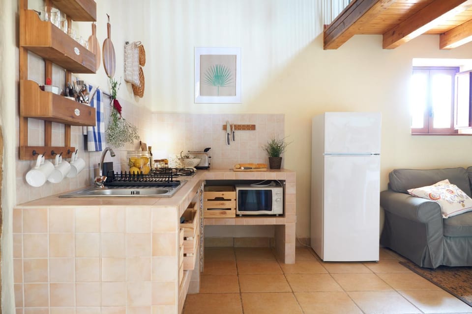 Property building, Kitchen or kitchenette, Living room